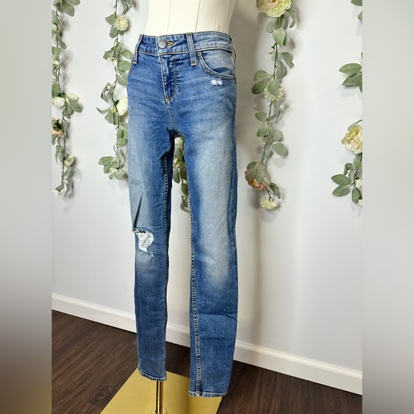 Alice and Olivia Ripped Skinny Jeans - Picture 1 of 6